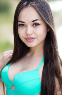 Beautiful Asian Teen Li Moon