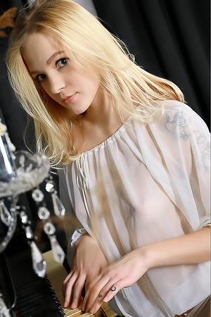 Russian blonde teen Zlata