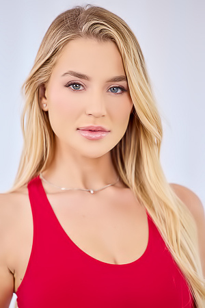 Blake Blossom Super Star Babe Loves To Taste The Biggest Black Cocks