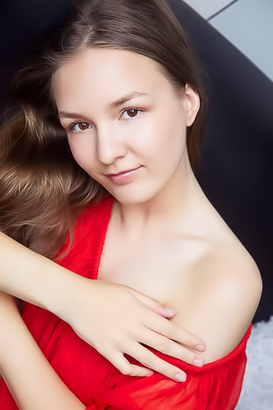 Bellaria Spreads Her Thighs Pussy Lips Open