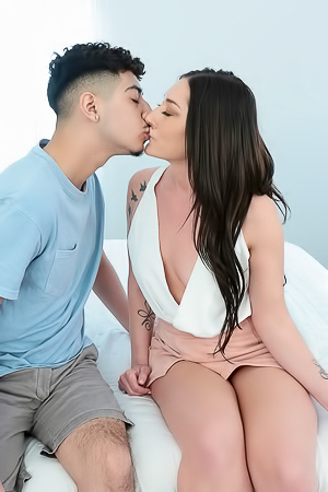 Whitney Oc Shows Diego A Passionate Lesson In Rough Sex And Cumshots