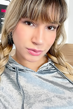Megan Love Laps Up Pussy Juice Like A Wild Animal In Heat